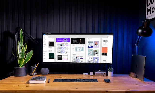 monitor s velkou úhlopříčkou